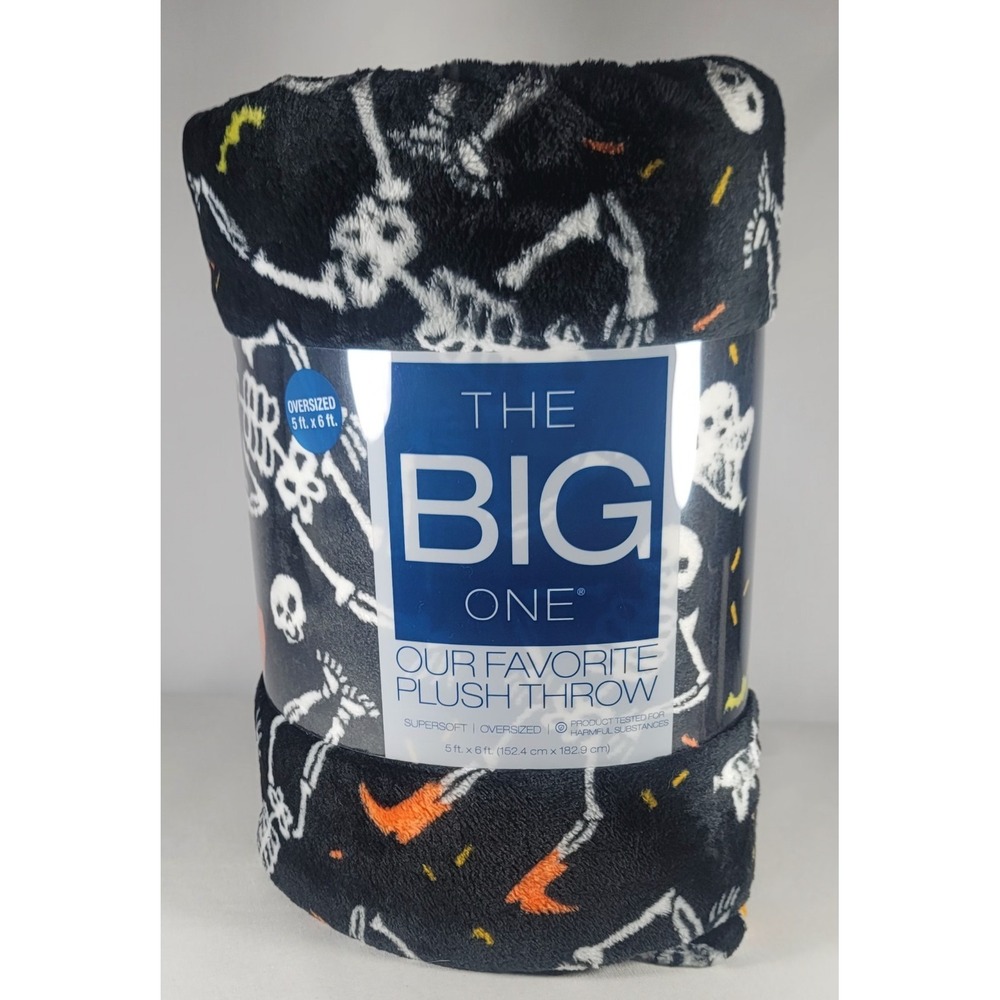 The Big One Halloween‎ Dancing Skeletons Oversized Plush Fleece Throw - 5' x 6'
